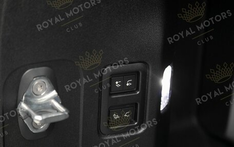 Land Rover Defender II, 2025 год, 29 000 000 рублей, 24 фотография