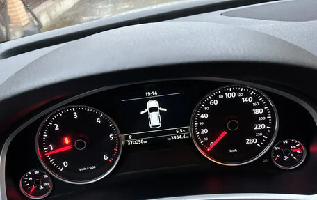 Volkswagen Touareg III, 2011 год, 1 700 000 рублей, 1 фотография