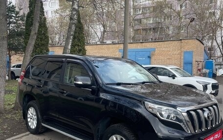 Toyota Land Cruiser Prado 150 рестайлинг 2, 2015 год, 3 600 000 рублей, 1 фотография