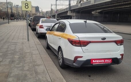 KIA Rio IV, 2018 год, 850 000 рублей, 3 фотография