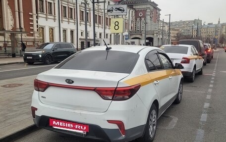 KIA Rio IV, 2018 год, 850 000 рублей, 4 фотография