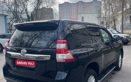 Toyota Land Cruiser Prado 150 рестайлинг 2, 2015 год, 3 600 000 рублей, 6 фотография