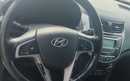 Hyundai Solaris II рестайлинг, 2014 год, 1 150 000 рублей, 15 фотография