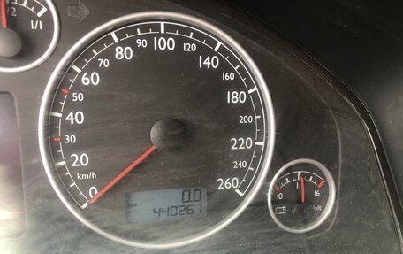 Volkswagen Multivan T5, 2004 год, 1 200 000 рублей, 4 фотография