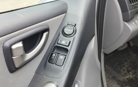 Hyundai H-1 II рестайлинг, 2012 год, 1 990 000 рублей, 8 фотография