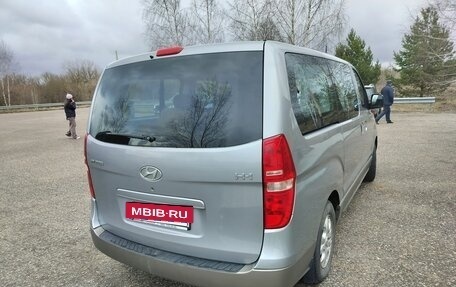 Hyundai H-1 II рестайлинг, 2012 год, 1 990 000 рублей, 3 фотография