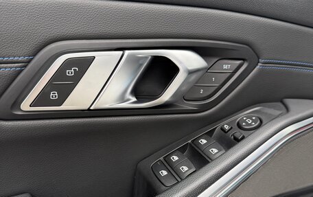 BMW 3 серия, 2019 год, 4 350 000 рублей, 24 фотография