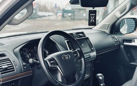 Toyota Land Cruiser Prado 150 рестайлинг 2, 2022 год, 6 149 000 рублей, 17 фотография