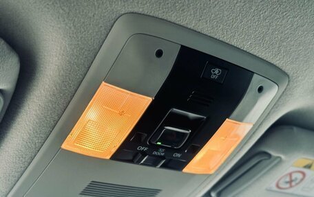 Toyota Land Cruiser Prado 150 рестайлинг 2, 2022 год, 6 149 000 рублей, 29 фотография