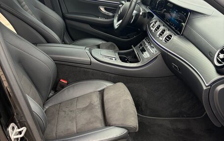 Mercedes-Benz E-Класс, 2020 год, 4 500 000 рублей, 21 фотография