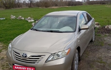 Toyota Camry, 2007 год, 875 000 рублей, 2 фотография