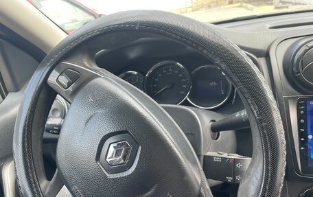 Renault Logan II, 2016 год, 640 000 рублей, 10 фотография