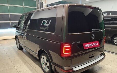 Volkswagen Multivan T6 рестайлинг, 2016 год, 3 800 000 рублей, 4 фотография