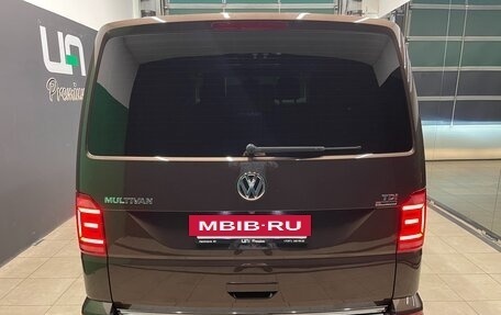 Volkswagen Multivan T6 рестайлинг, 2016 год, 3 800 000 рублей, 5 фотография