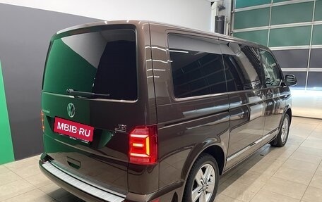 Volkswagen Multivan T6 рестайлинг, 2016 год, 3 800 000 рублей, 6 фотография