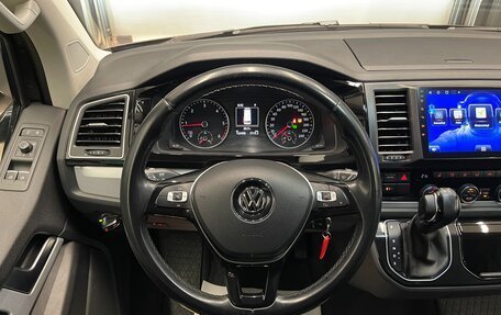 Volkswagen Multivan T6 рестайлинг, 2016 год, 3 800 000 рублей, 18 фотография