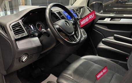 Volkswagen Multivan T6 рестайлинг, 2016 год, 3 800 000 рублей, 7 фотография