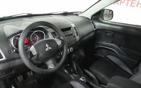 Mitsubishi Outlander III рестайлинг 3, 2008 год, 965 000 рублей, 9 фотография