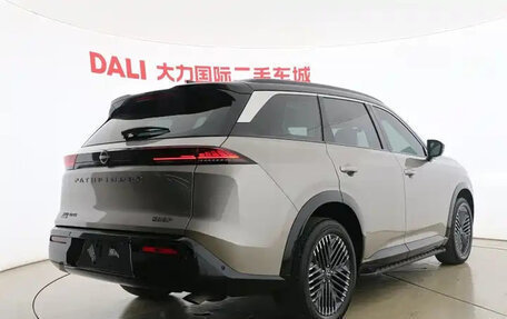 Nissan Pathfinder, 2024 год, 5 400 000 рублей, 6 фотография