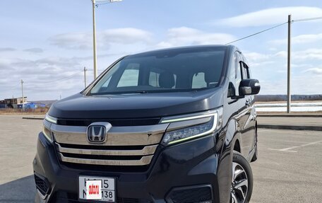 Honda Stepwgn IV, 2020 год, 2 570 000 рублей, 2 фотография