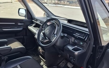 Honda Stepwgn IV, 2020 год, 2 570 000 рублей, 13 фотография