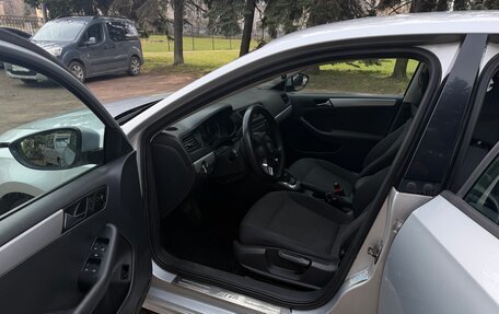 Volkswagen Jetta VI, 2011 год, 600 000 рублей, 13 фотография