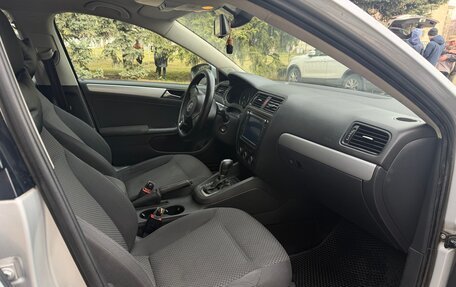 Volkswagen Jetta VI, 2011 год, 600 000 рублей, 10 фотография