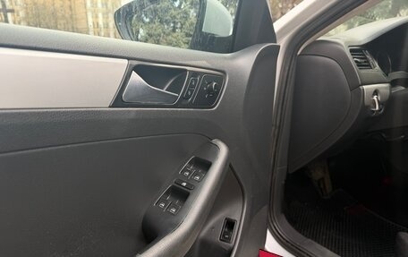 Volkswagen Jetta VI, 2011 год, 600 000 рублей, 15 фотография