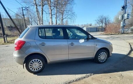 Skoda Fabia II, 2010 год, 580 000 рублей, 2 фотография