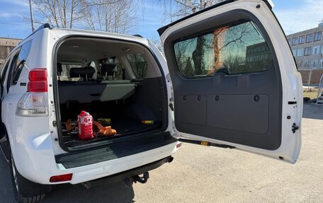 Toyota Land Cruiser Prado 150 рестайлинг 2, 2011 год, 2 850 000 рублей, 6 фотография