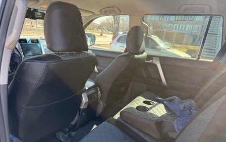 Toyota Land Cruiser Prado 150 рестайлинг 2, 2011 год, 2 850 000 рублей, 7 фотография