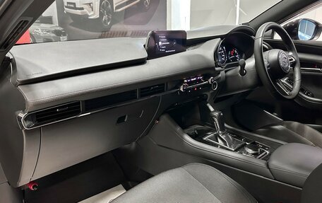 Mazda 3, 2020 год, 1 947 000 рублей, 18 фотография