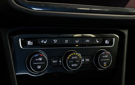 Volkswagen Tiguan II, 2020 год, 2 799 000 рублей, 15 фотография