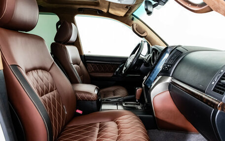 Toyota Land Cruiser 200, 2011 год, 2 499 000 рублей, 24 фотография