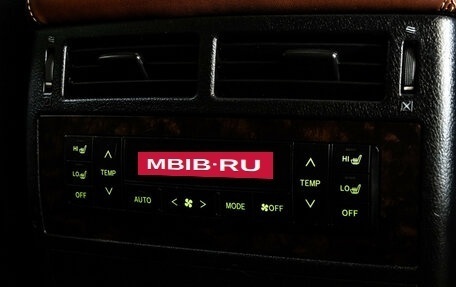 Toyota Land Cruiser 200, 2011 год, 2 499 000 рублей, 30 фотография