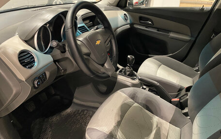 Chevrolet Cruze II, 2010 год, 630 000 рублей, 9 фотография