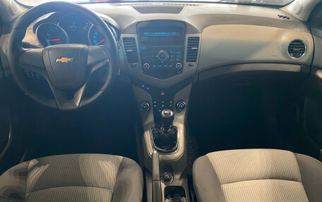 Chevrolet Cruze II, 2010 год, 630 000 рублей, 17 фотография