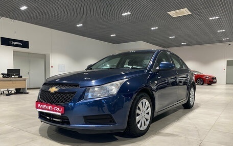 Chevrolet Cruze II, 2010 год, 630 000 рублей, 7 фотография