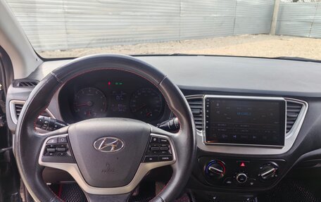Hyundai Solaris II рестайлинг, 2017 год, 1 300 000 рублей, 8 фотография