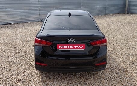 Hyundai Solaris II рестайлинг, 2017 год, 1 300 000 рублей, 4 фотография