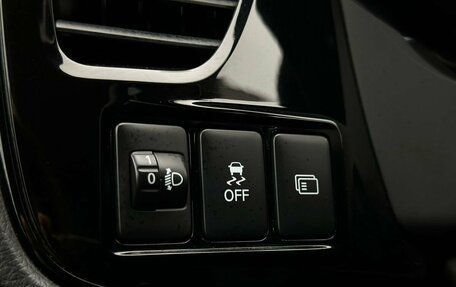 Mitsubishi Outlander III рестайлинг 3, 2019 год, 1 899 000 рублей, 15 фотография