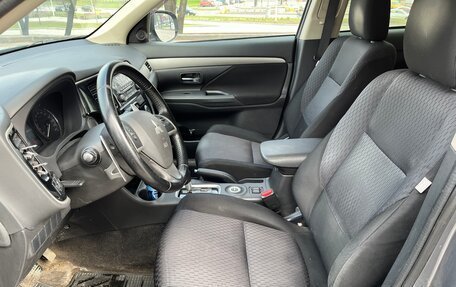 Mitsubishi Outlander III рестайлинг 3, 2012 год, 1 200 000 рублей, 13 фотография