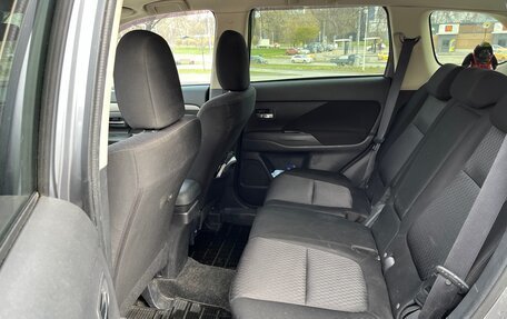 Mitsubishi Outlander III рестайлинг 3, 2012 год, 1 200 000 рублей, 14 фотография