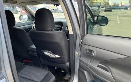 Mitsubishi Outlander III рестайлинг 3, 2012 год, 1 200 000 рублей, 16 фотография