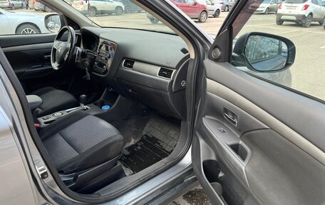 Mitsubishi Outlander III рестайлинг 3, 2012 год, 1 200 000 рублей, 17 фотография