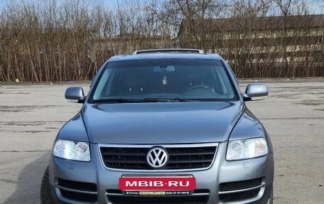 Volkswagen Touareg III, 2003 год, 880 000 рублей, 2 фотография