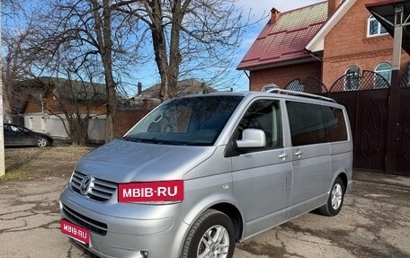 Volkswagen Caravelle T5, 2006 год, 1 650 000 рублей, 1 фотография