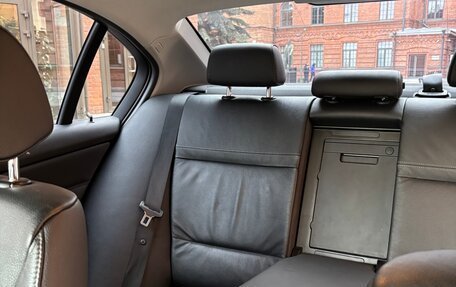 BMW 3 серия, 2011 год, 1 630 000 рублей, 16 фотография