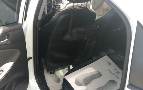 Hyundai Solaris II рестайлинг, 2014 год, 960 000 рублей, 13 фотография