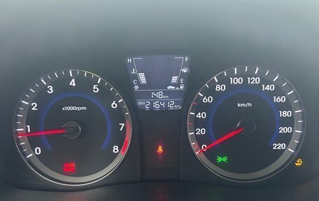 Hyundai Solaris II рестайлинг, 2012 год, 750 000 рублей, 14 фотография